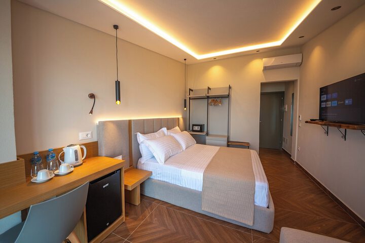 Room 42 of 95