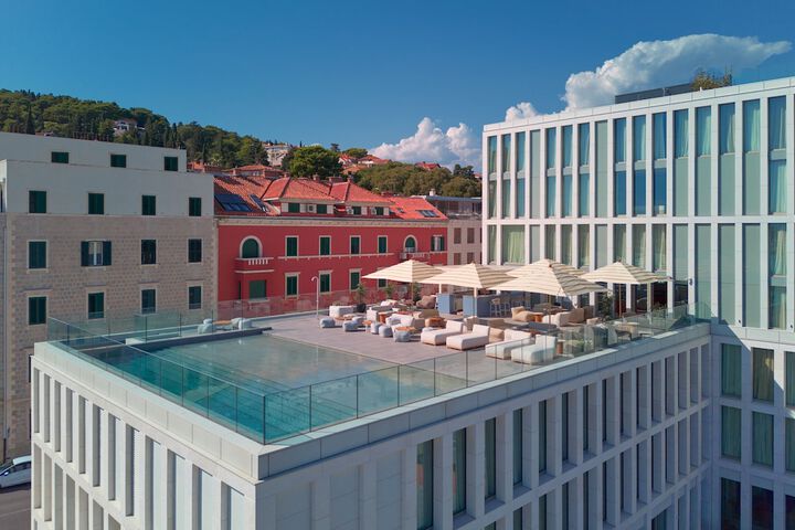 Exterior of Hotel Ambasador