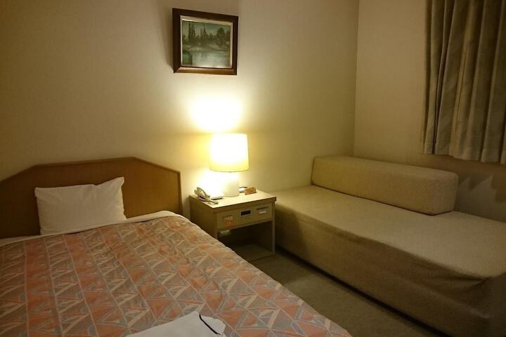 Room 17 of 50