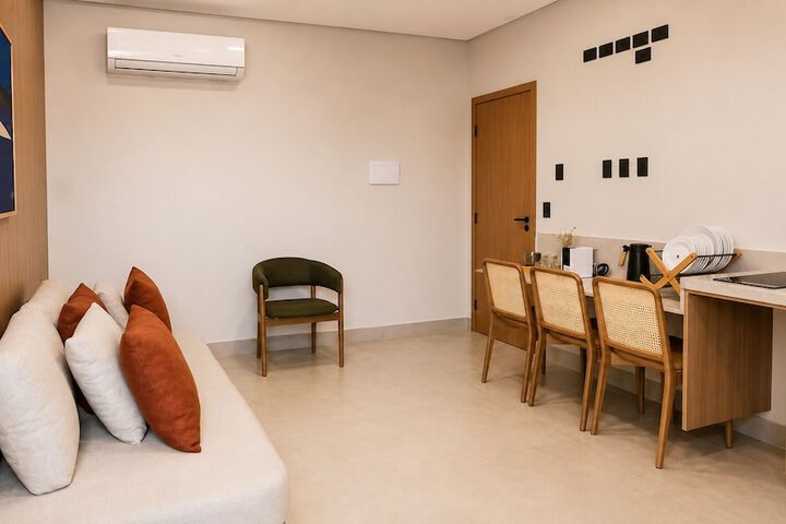 Room 18 of 34