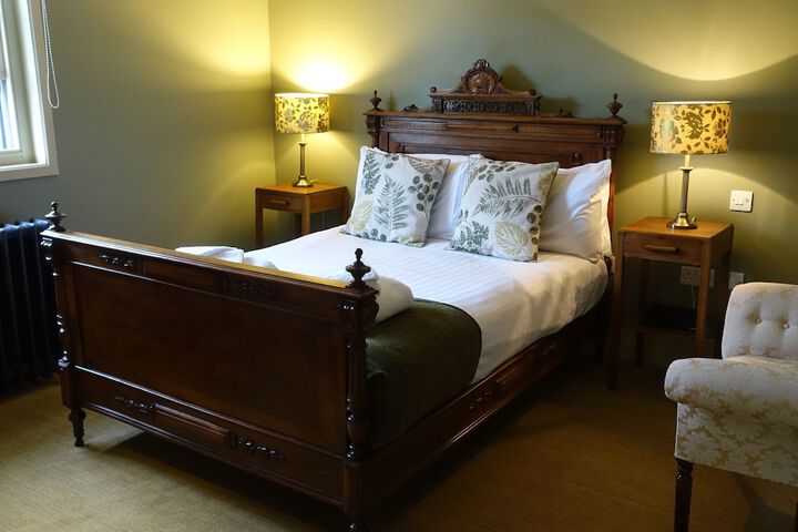 Room 25 of 119