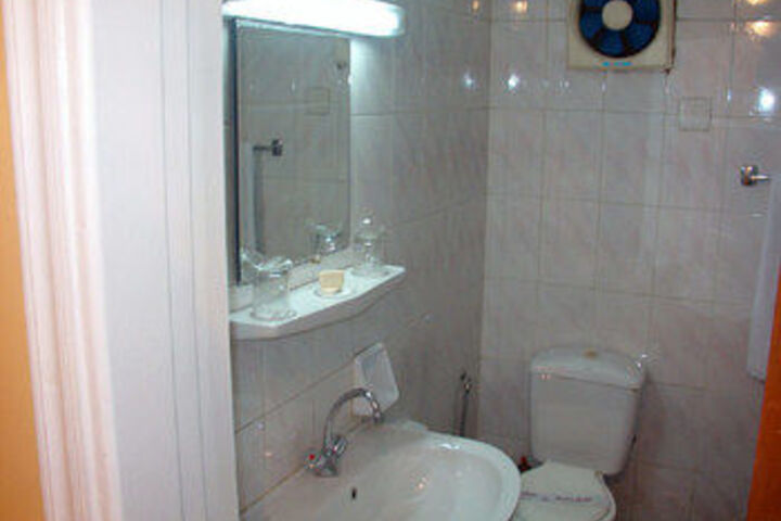 Room 3 of 16