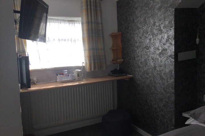 Room 44 of 170