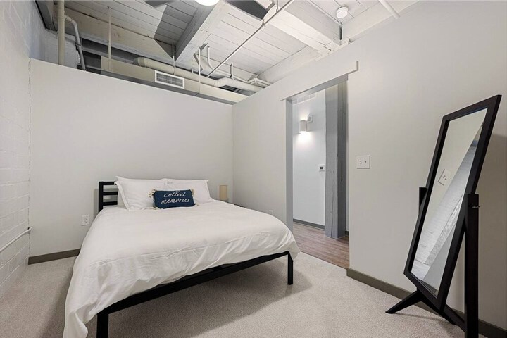 Room 29 of 237