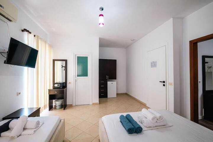 Room 34 of 109