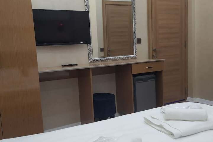 Room 28 of 111