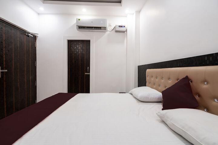 Room 10 of 35