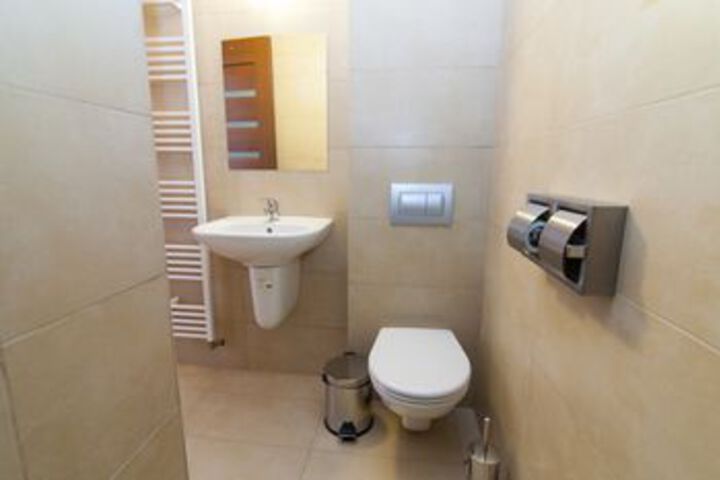 Room 10 of 25