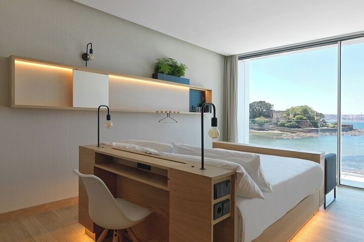 Room 32 of 69