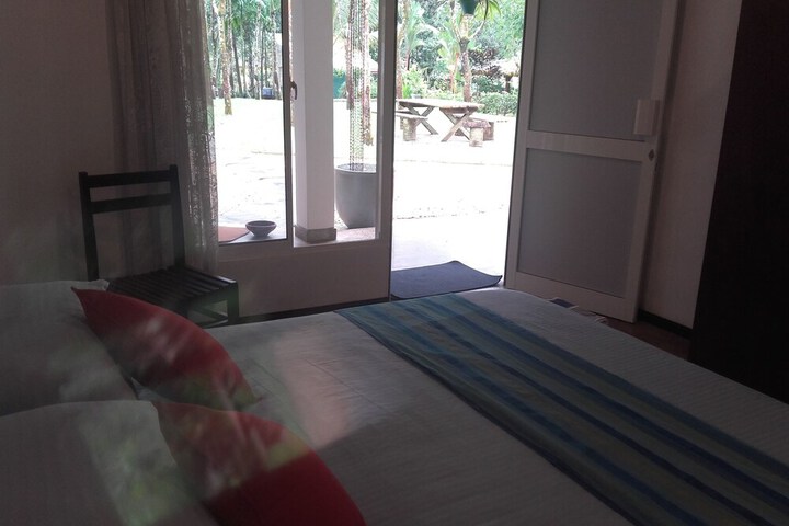 Room 10 of 29
