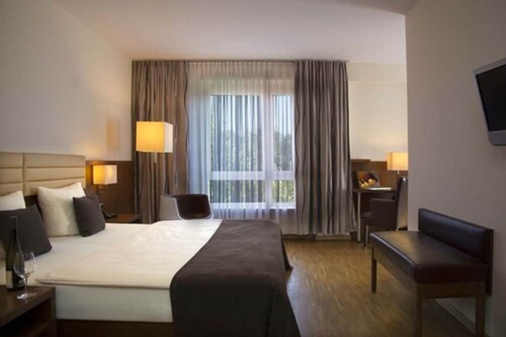 Room 2 of 26