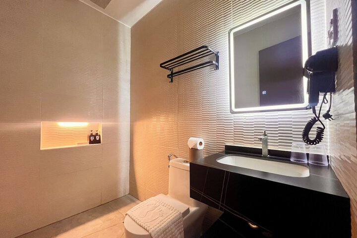 Room 17 of 24