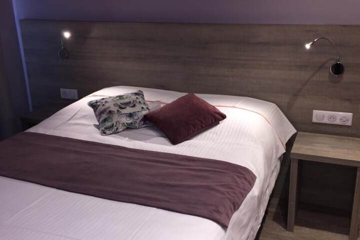 Room 6 of 37