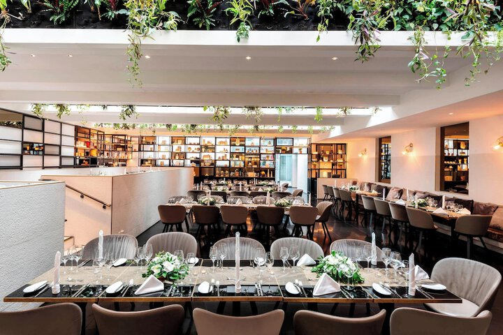 Ballroom/Hall 116 of 158