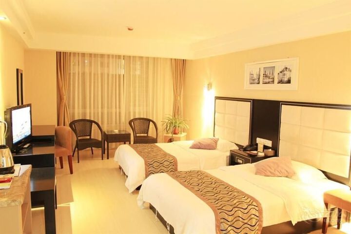 Room 7 of 114