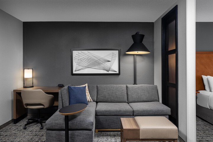 Room 8 of 28