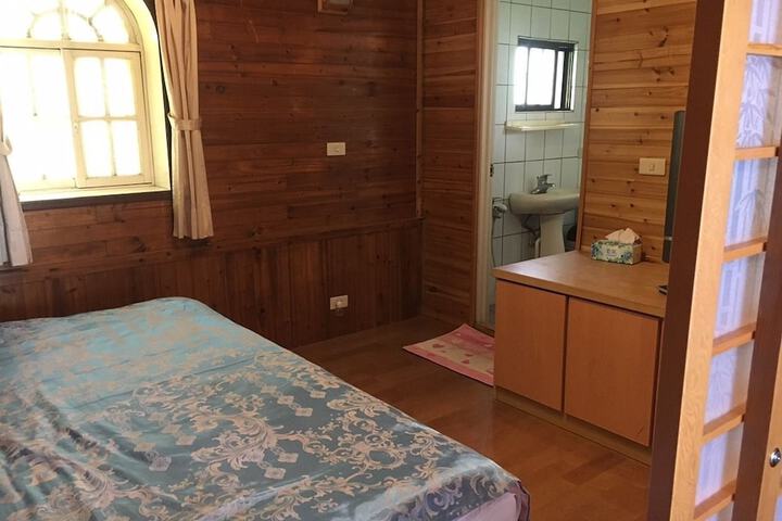 Room 9 of 85