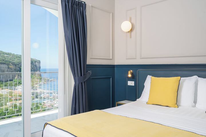 Room 60 of 211