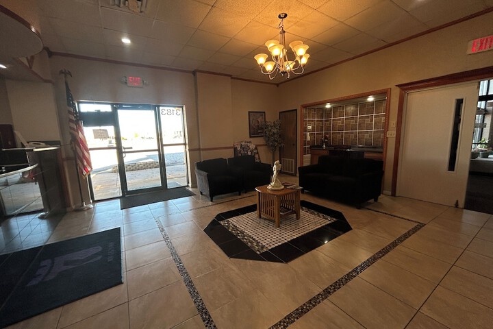 Entrance & Lobby