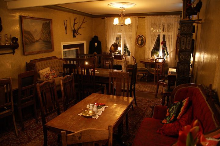 Dining 20 of 43