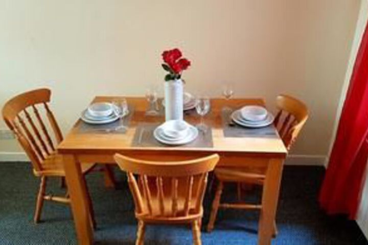 Room 8 of 10