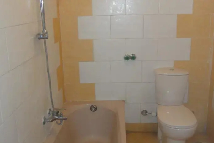 Room 6 of 14