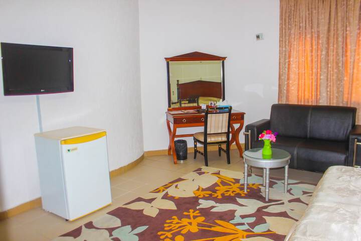 Room 12 of 62