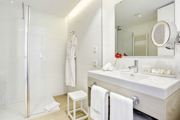 Bathroom Interior Photo