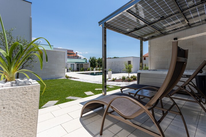 Terrace/Patio 6 of 26