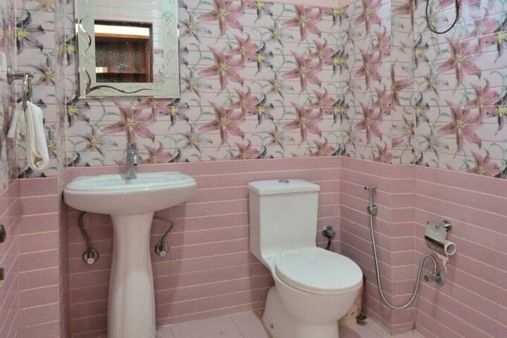 Room 12 of 22
