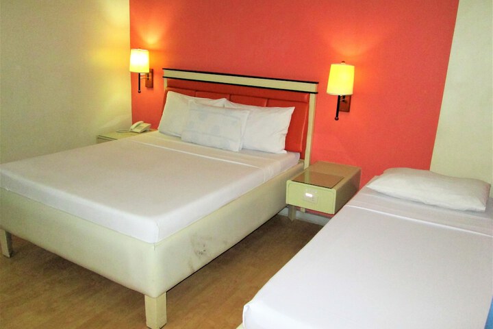 Room 11 of 22