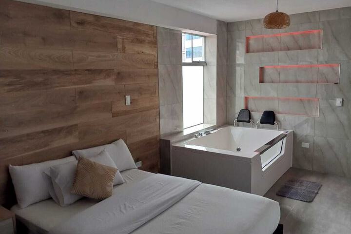 Room 6 of 28
