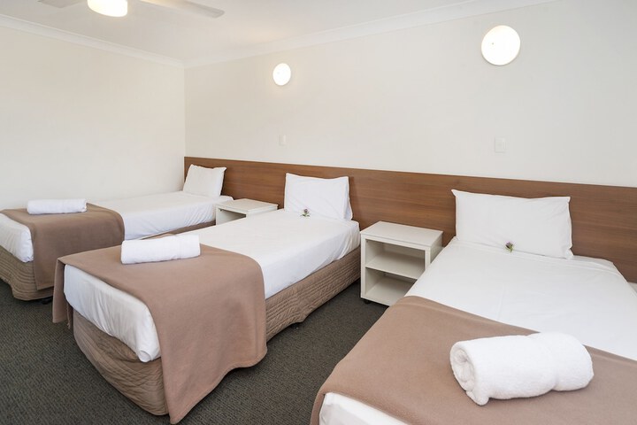 Room 5 of 17