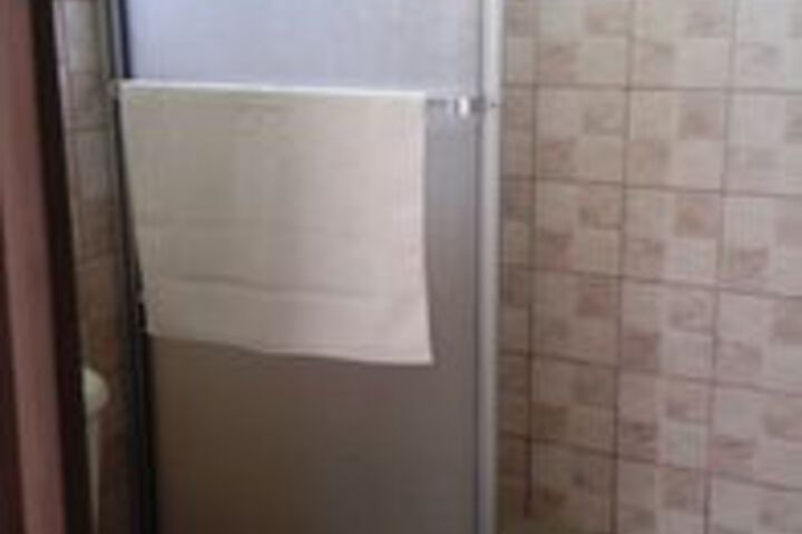 Room 6 of 84