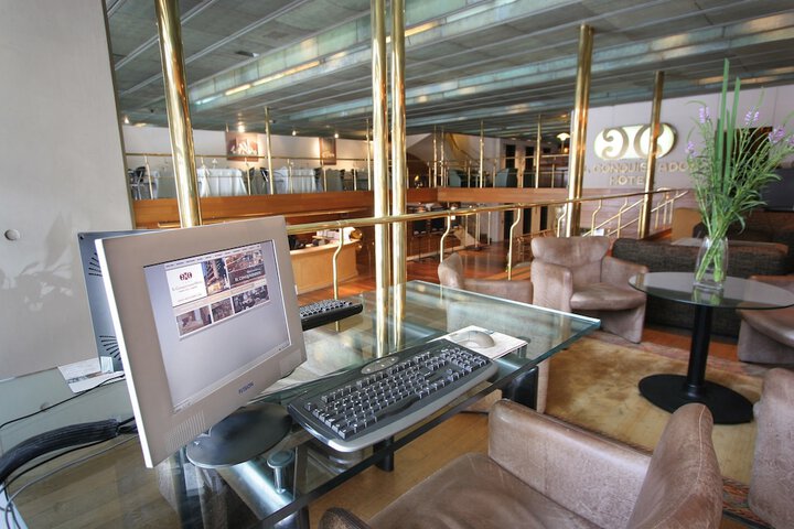 Business Center 51 of 55