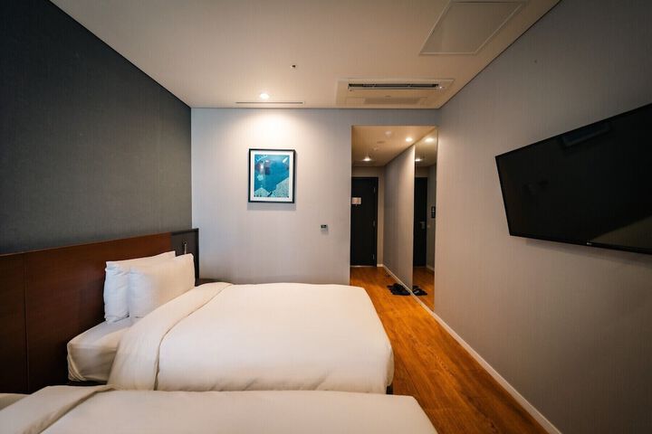 Room 22 of 57