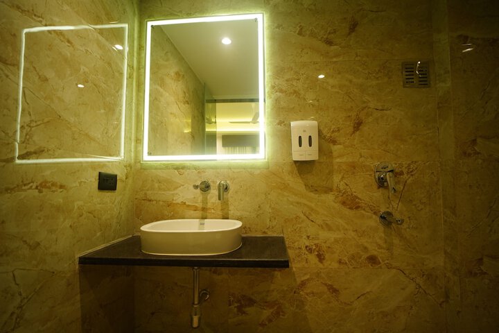 Room 83 of 111