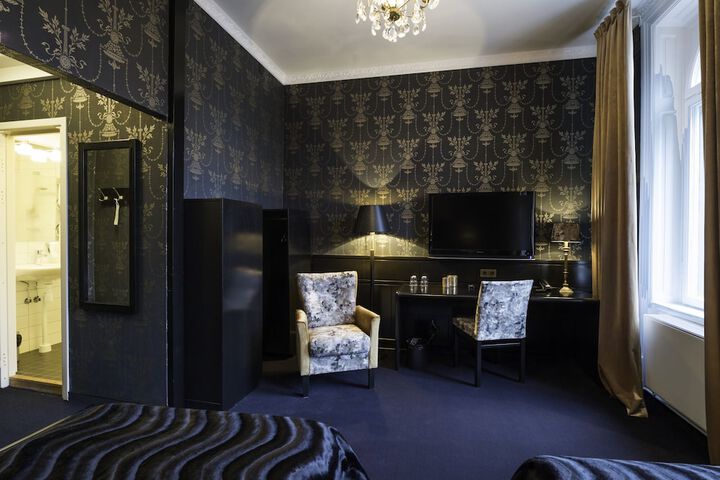 Room 22 of 57