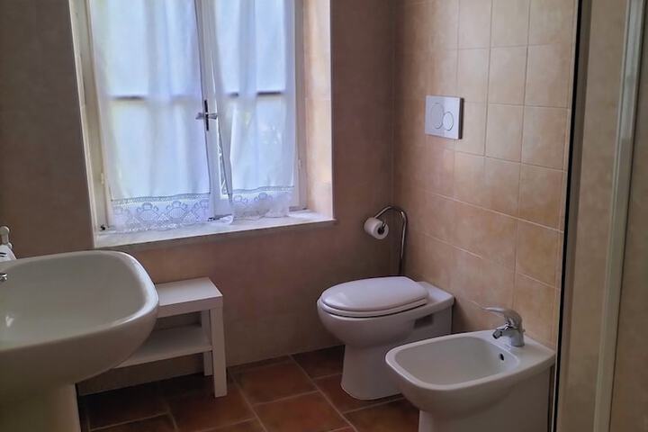 Room 15 of 33