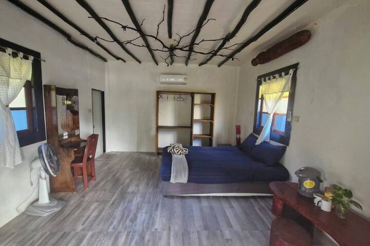 Room 65 of 288