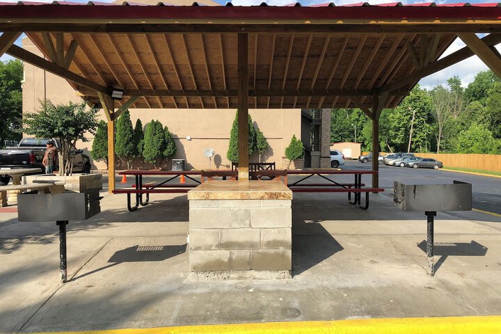 BBQ/picnic area