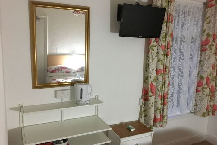 Room 14 of 148