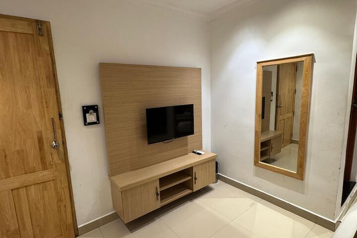 Room 8 of 20