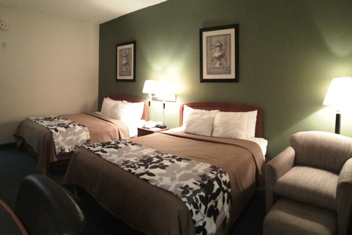 2 Double Beds (1 of 11)