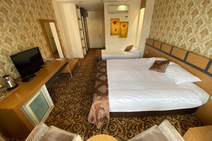 Room 18 of 43