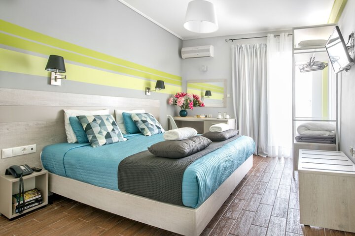Room 6 of 72