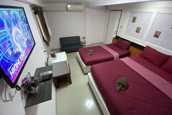 Room 10 of 19