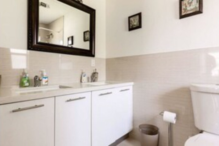 Room 4 of 30