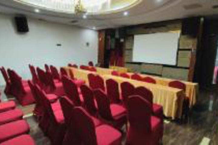 Room 8 of 23
