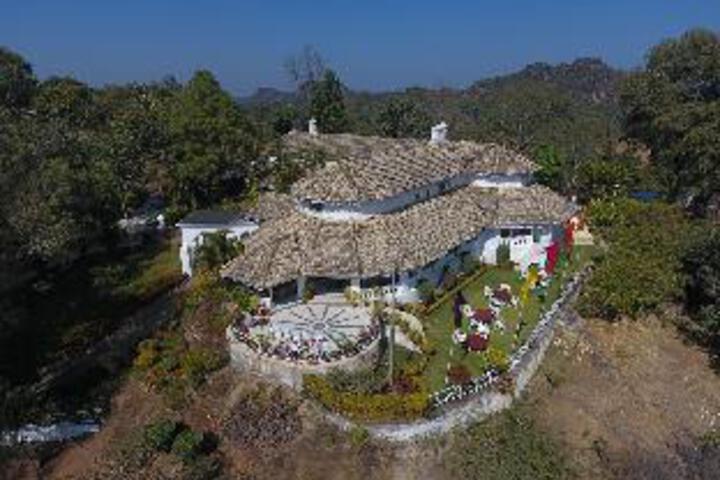 MPT Rock End Manor